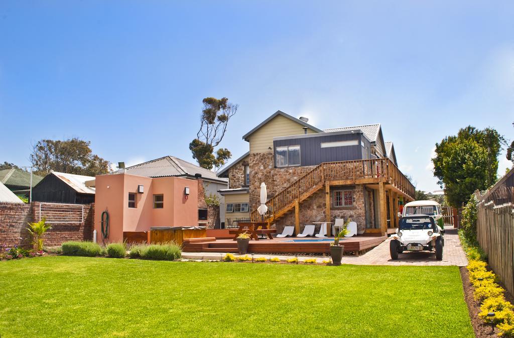 Funky Town Hotel Jeffreys Bay Ngoại thất bức ảnh
